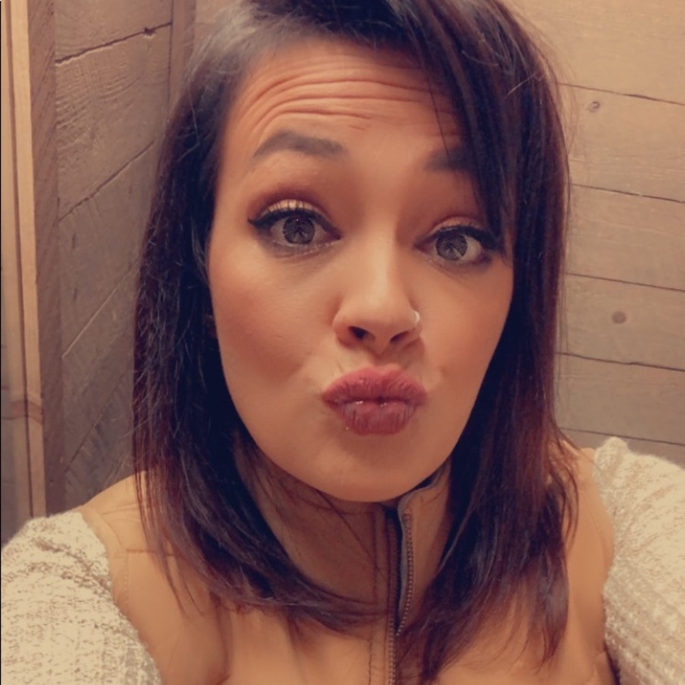 Meet your Posher, Stephanie
